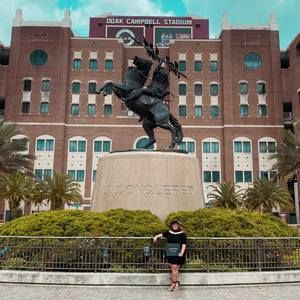 Meet your Posher, Whitney